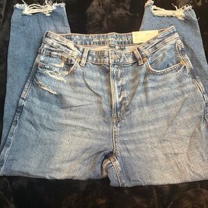 BRAND NEW American Eagle Distressed Mom Jeans